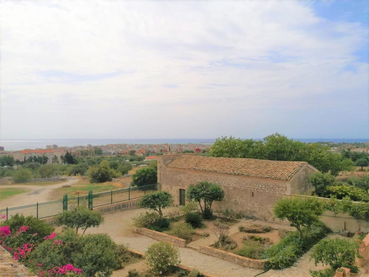 Il Baglio Di Kharrub Rural Guest House Pozzallo Zewnętrze zdjęcie