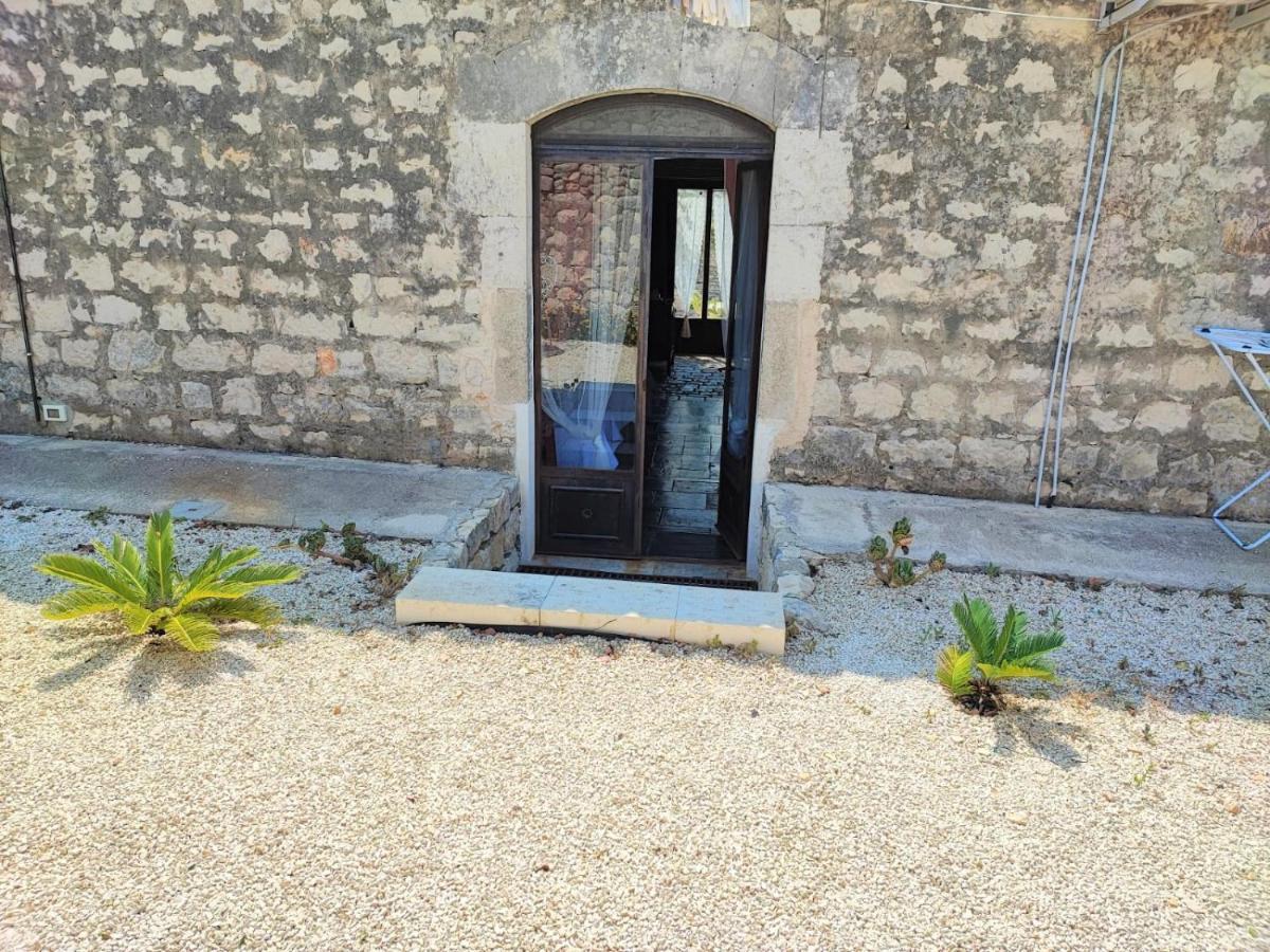 Il Baglio Di Kharrub Rural Guest House Pozzallo Zewnętrze zdjęcie
