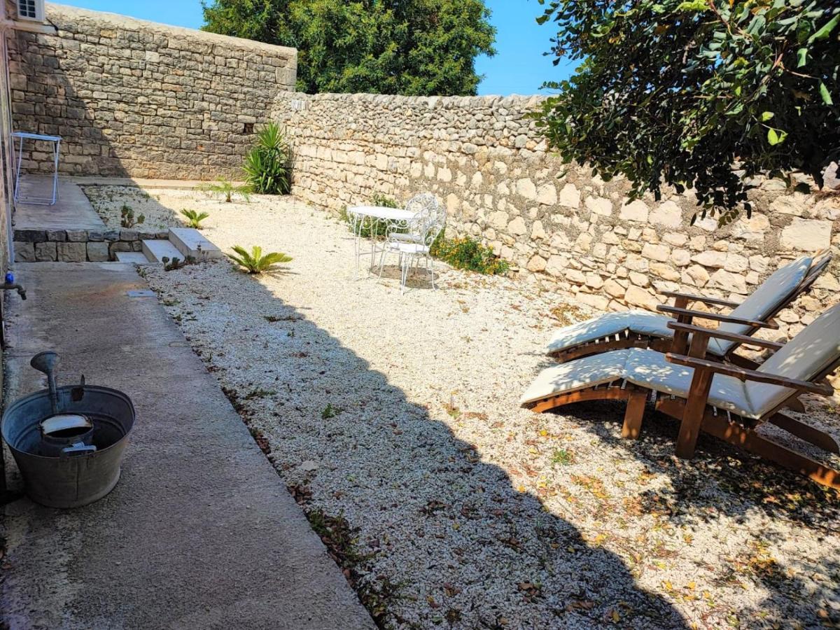 Il Baglio Di Kharrub Rural Guest House Pozzallo Zewnętrze zdjęcie
