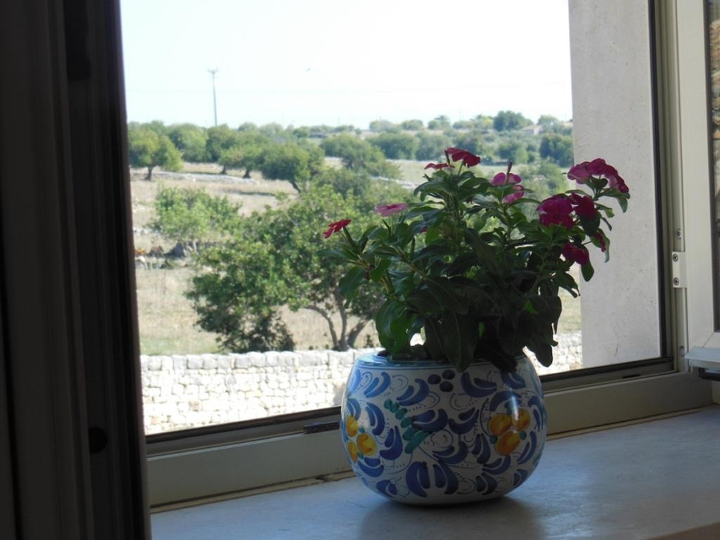 Il Baglio Di Kharrub Rural Guest House Pozzallo Zewnętrze zdjęcie