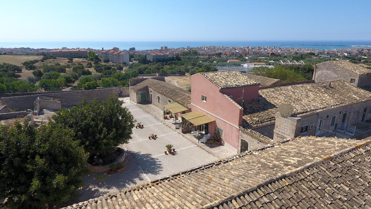 Il Baglio Di Kharrub Rural Guest House Pozzallo Zewnętrze zdjęcie