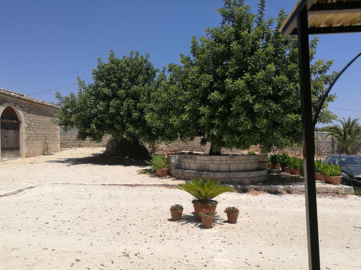 Il Baglio Di Kharrub Rural Guest House Pozzallo Zewnętrze zdjęcie
